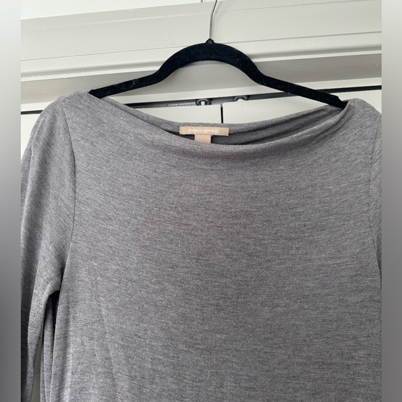 Boatneck dressy grey shirt from Banana Republic - Picture 2 of 5